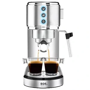 Cafeteira de cápsula Universal Eos ECF01EC preparando duas xícaras de café espresso simultaneamente.
